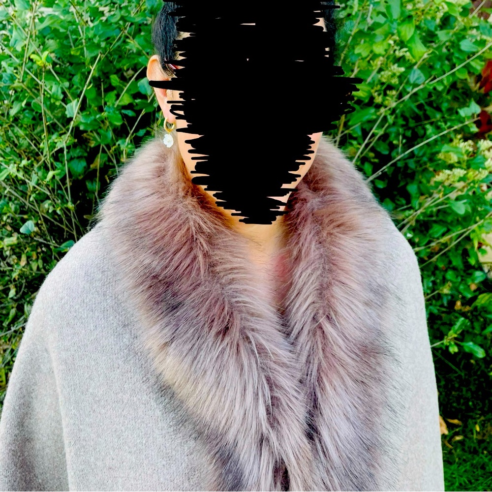 🎁HOLIDAY SALE🎁 Fur Cape